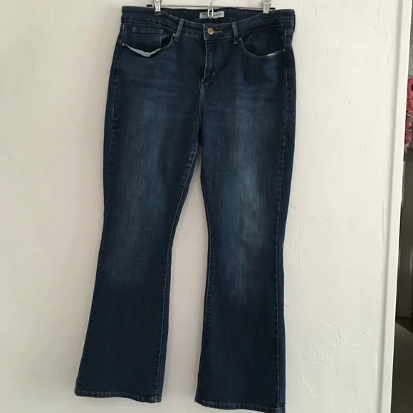 Signature by Levi Strauss & Co. Mid-Rise Bootcut Jeans - Size 16S - Dark Wash - Picture 2 of 10